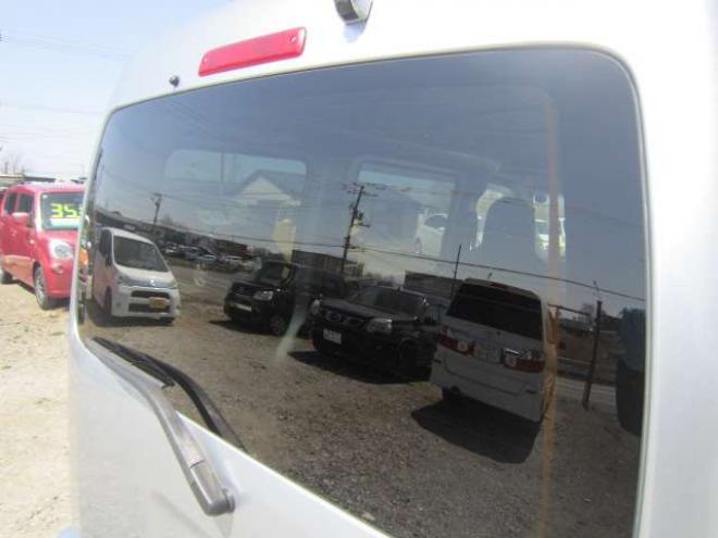 ハイゼットカーゴ デラックス SAIII ハイルーフ 4WD　道外仕入れ 後期型1オーナー  レーンキープアシスト　横滑り防止装置　衝突被害軽減ブレーキ　障害物センサー　ナビ&フルセグTV+Bカメラ キーレス  ドアバイザー Pガラス 記録簿 1年保証付 660