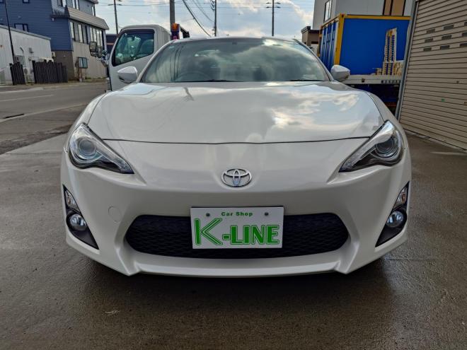 86GT　ワンオーナー　社外ケンウッドナビ・TV・バックカメラ・Bluetooth　ETC　 オートライト機能　パドルシフト　マニュアルモード付きAT　プッシュスタート　スマートキー　VSC　カタログ燃費JC08モード11.8㎞/L　社外17インチホイール＆夏タイヤ　純正17インチホイール＆冬タイヤ　 2000　2Dr