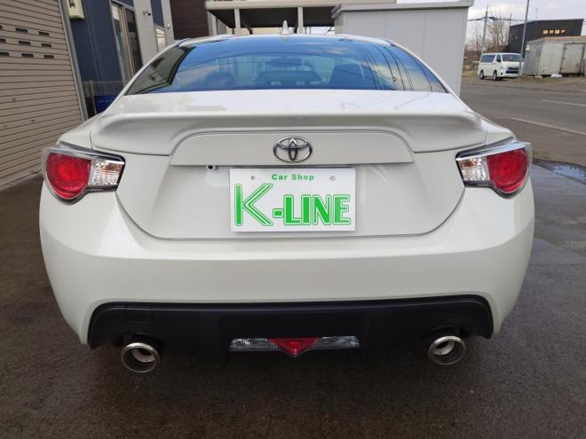 86GT　ワンオーナー　社外ケンウッドナビ・TV・バックカメラ・Bluetooth　ETC　 オートライト機能　パドルシフト　マニュアルモード付きAT　プッシュスタート　スマートキー　VSC　カタログ燃費JC08モード11.8㎞/L　社外17インチホイール＆夏タイヤ　純正17インチホイール＆冬タイヤ　 2000　2Dr