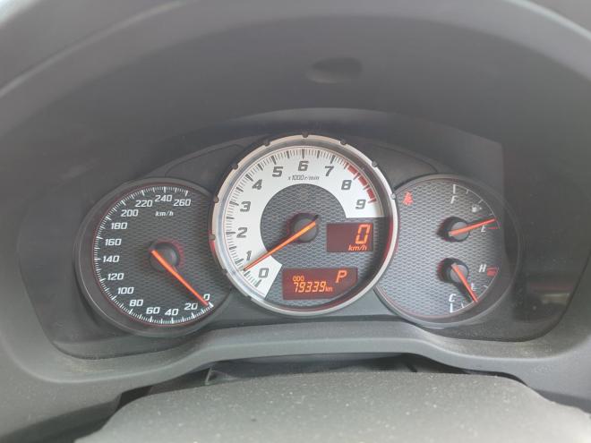 86GT　ワンオーナー　社外ケンウッドナビ・TV・バックカメラ・Bluetooth　ETC　 オートライト機能　パドルシフト　マニュアルモード付きAT　プッシュスタート　スマートキー　VSC　カタログ燃費JC08モード11.8㎞/L　社外17インチホイール＆夏タイヤ　純正17インチホイール＆冬タイヤ　 2000　2Dr