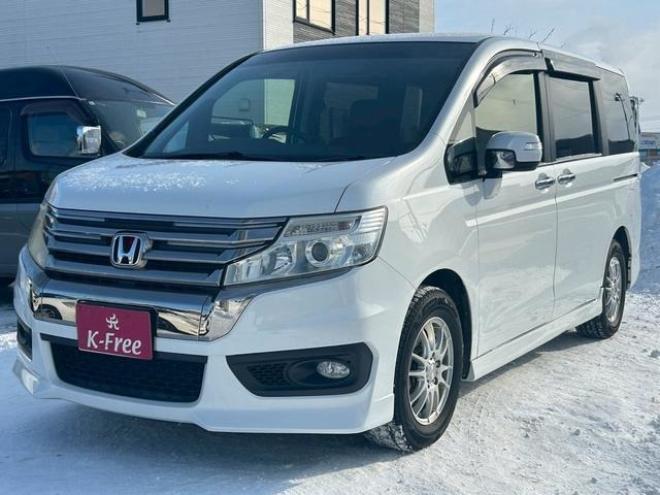 ステップワゴン2.0 スパーダ Z 4WD　ナビ　テレビ　スマートキー　記録簿　メンテナンスノート　取扱説明書　オートエアコン　後席モニター　バックカメラ　両側パワースライドドア　ETC 2000