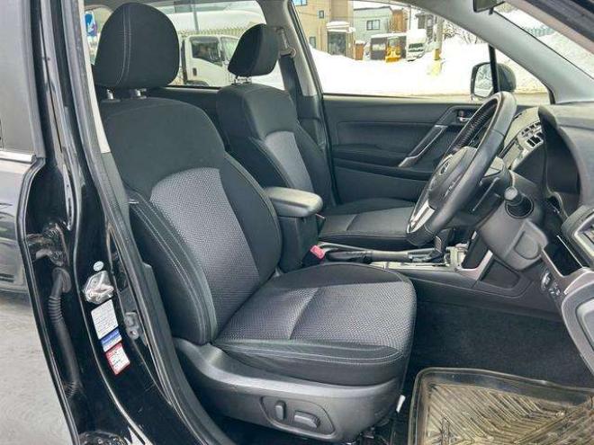 フォレスター2.0i-L アイサイト 4WD　社外ナビ　社外テレビ　パドルシフ　エックスモード付き　アイサイト 2000