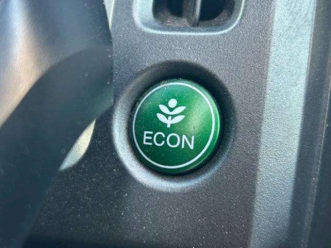 ステップワゴン2.0 スパーダ Z 4WD　スマートキー　衝突安全ボディー　電動格納ミラー　3列シート　サイドカメラ　バックカメラ 2000