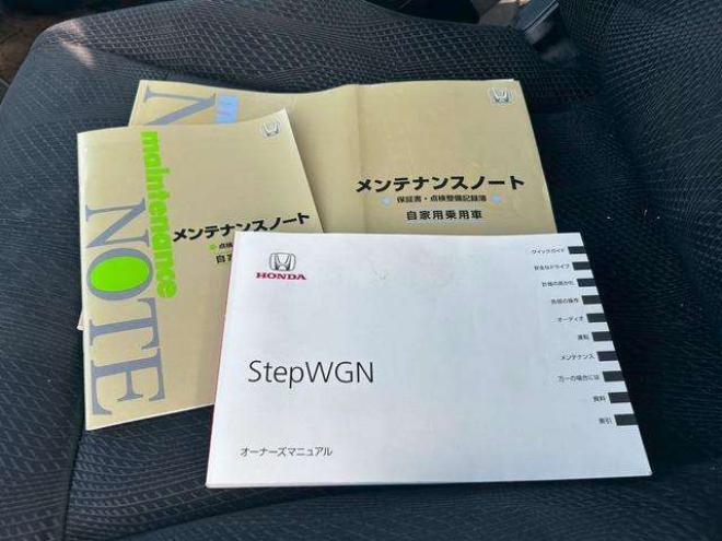 ステップワゴン2.0 スパーダ Z 4WD　スマートキー　衝突安全ボディー　電動格納ミラー　3列シート　サイドカメラ　バックカメラ 2000