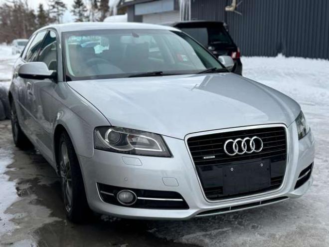 アウディA3スポーツバック 2.0 TFSI クワトロ 4WD　ナビ　TV　Bカメラ　Bluetooth 正規輸入車 2000