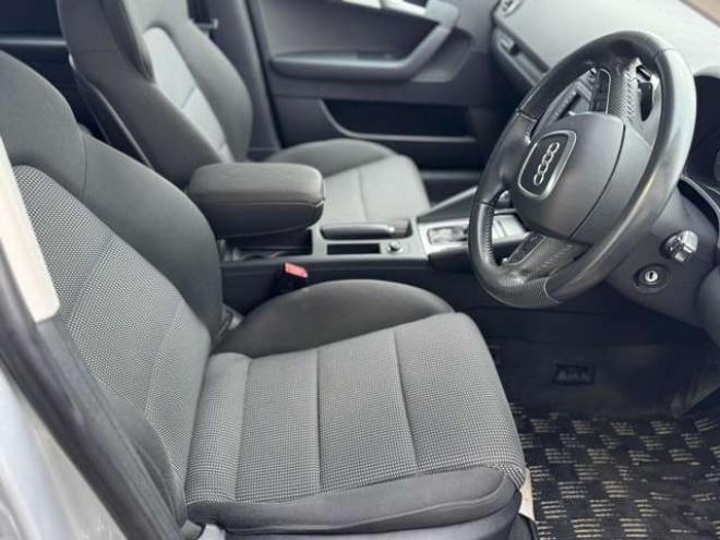 アウディA3スポーツバック 2.0 TFSI クワトロ 4WD　ナビ　TV　Bカメラ　Bluetooth 正規輸入車 2000