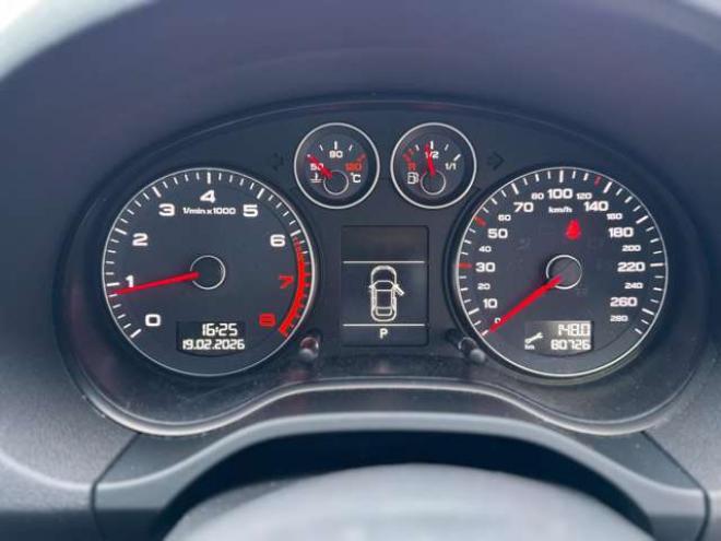 アウディA3スポーツバック 2.0 TFSI クワトロ 4WD　ナビ　TV　Bカメラ　Bluetooth 正規輸入車 2000