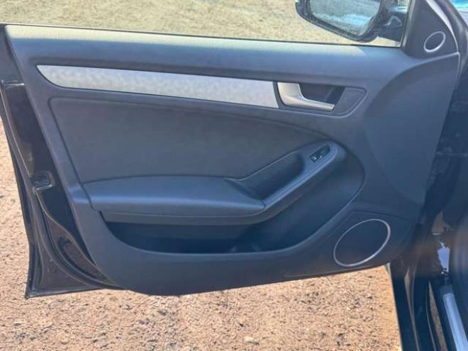 アウディA5スポーツバック 2.0 TFSI クワトロ 4WD　夏冬タイヤ　黒革シート　ナビ　TV　Bカメラ 正規輸入車 2000