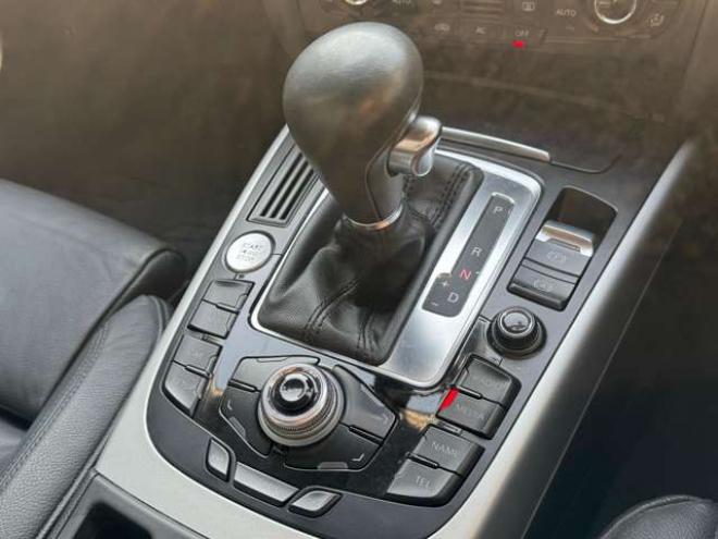 アウディA5スポーツバック 2.0 TFSI クワトロ 4WD　夏冬タイヤ　黒革シート　ナビ　TV　Bカメラ 正規輸入車 2000