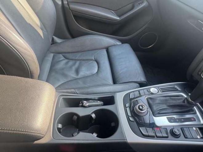 アウディA5スポーツバック 2.0 TFSI クワトロ 4WD　夏冬タイヤ　黒革シート　ナビ　TV　Bカメラ 正規輸入車 2000