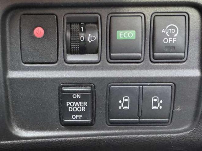 セレナ2.0 X Vセレクション 4WD　ナビ　TV　全周囲カメラ　ETC　両側Pスライド 2000