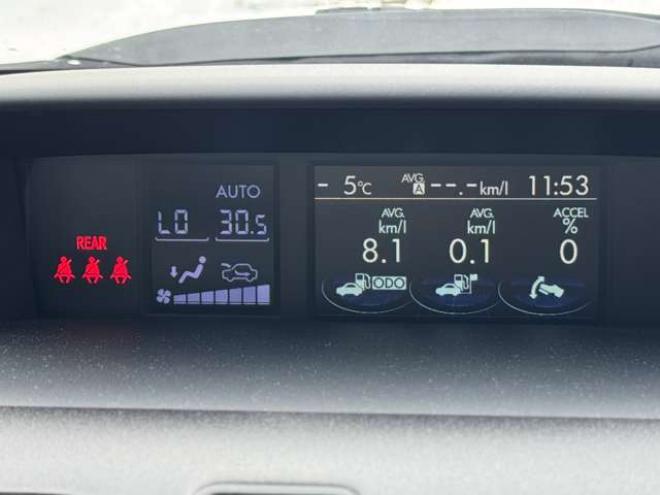 インプレッサスポーツ 2.0 i アイサイト 4WD　後期型　夏冬タイヤ　ナビ　TV　Bカメラ　Bluetooth 2000