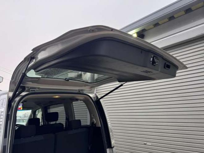 セレナ2.0 20X 4WD　ナビ　TV　Bluetooth　フリップダウン　キーフリー　Pスライドドア 2000