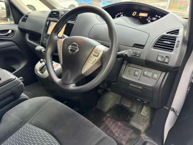 セレナ2.0 20X 4WD　ナビ　TV　Bluetooth　フリップダウン　キーフリー　Pスライドドア 2000