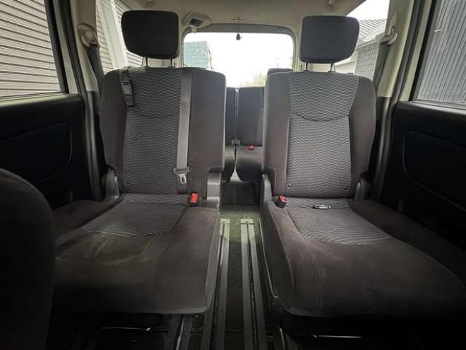 セレナ2.0 20X 4WD　ナビ　TV　Bluetooth　フリップダウン　キーフリー　Pスライドドア 2000