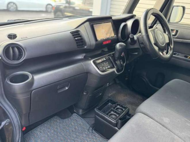 N-BOXカスタムG 4WD　スマートキー　ナビ　TV　リアモニター 660