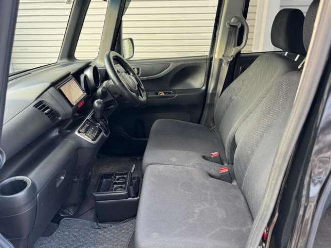 N-BOXカスタムG 4WD　スマートキー　ナビ　TV　リアモニター 660