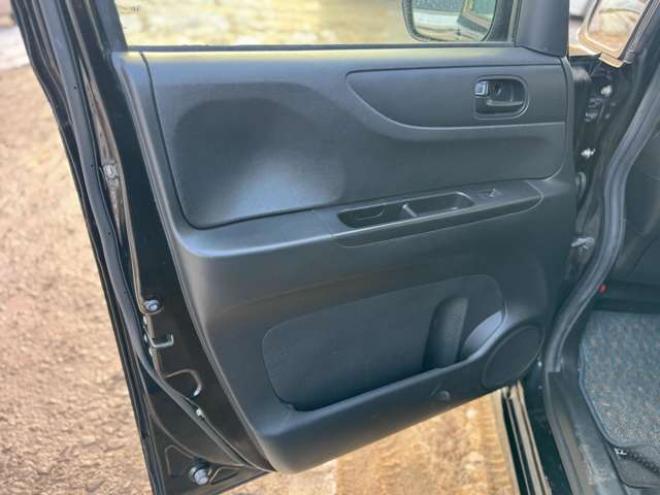 N-BOXカスタムG 4WD　スマートキー　ナビ　TV　リアモニター 660