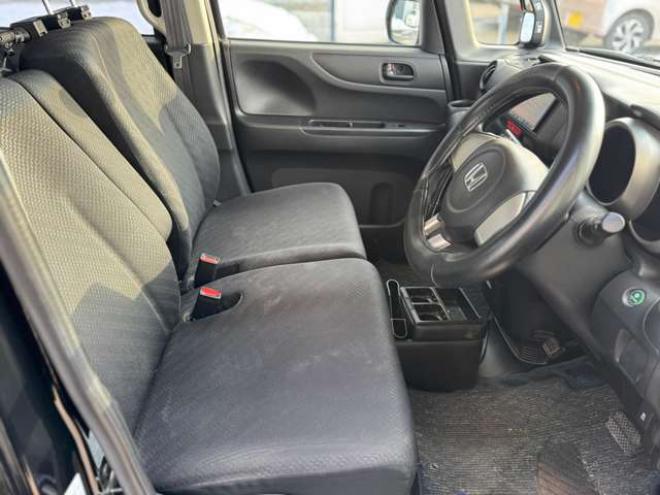 N-BOXカスタムG 4WD　スマートキー　ナビ　TV　リアモニター 660