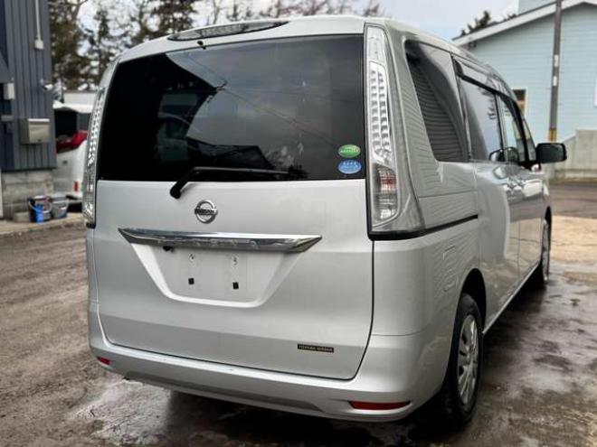 セレナ2.0 20S 4WD　ナビ　TV　Bluetooth　Bカメラ　クルコン　後期型 2000