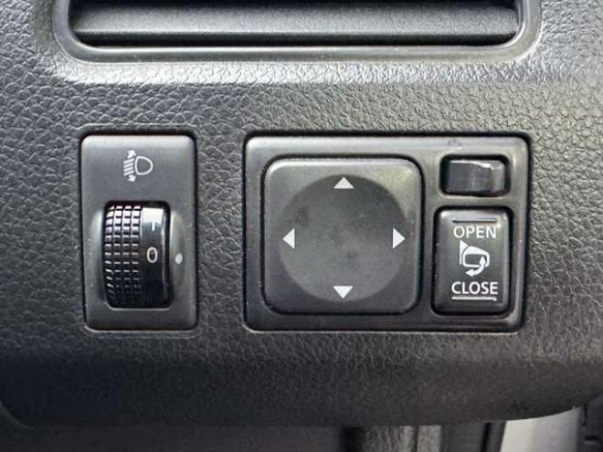 セレナ2.0 20S 4WD　ナビ　TV　Bluetooth　Bカメラ　クルコン　後期型 2000