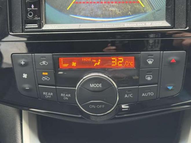 セレナ2.0 20S 4WD　ナビ　TV　Bluetooth　Bカメラ　クルコン　後期型 2000