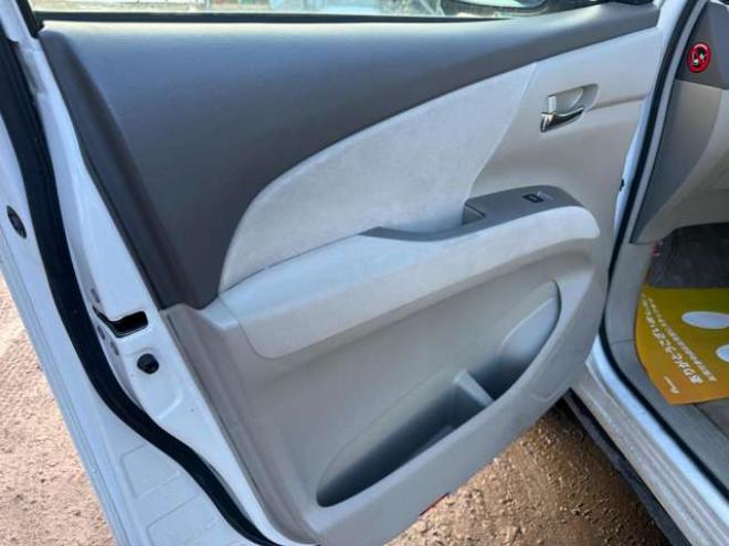 エスティマハイブリッド2.4 X 4WD　ナビ　TV　Bカメラ　フリップダウン 2400