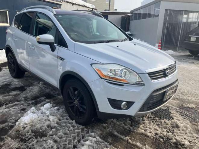 フォードクーガ タイタニアム 4WD　 2500