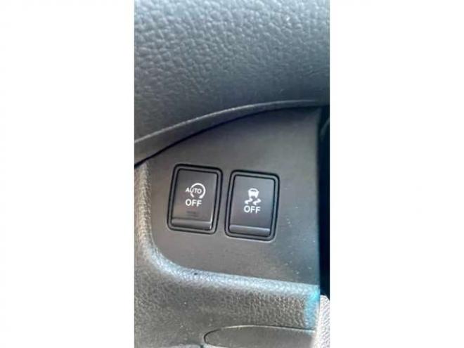 セレナ2.0 20X Vセレクション+Safety 4WD　 2000