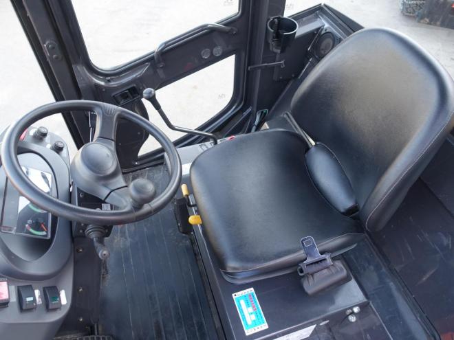 ホイールローダ日立 ZW30-5B  バケット容量0.4m3