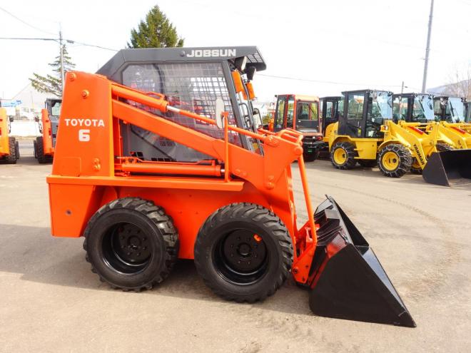 スキッドステアローダトヨタ ３SDK６　バケット容量0.28m3 