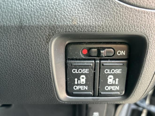 N-BOX660カスタムGターボパッケージ 4WD　ローンが不安な方＜優遇ローン＞1年保証　両側パワースライドア　ターボ車 4WD 660 5Dr