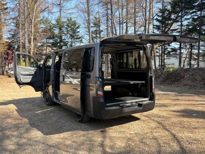 キャラバンNV350 2.5 クールバン DX ロングボディ ディーゼルターボ 4WD　エンジンスターター　革調シートカバー　ETC　社外ハンドル　社外テール　ベッドキット　パワステ　パワーウィンドウ　社外ナビ　社外アルミホイール　両側スライドドア 2500