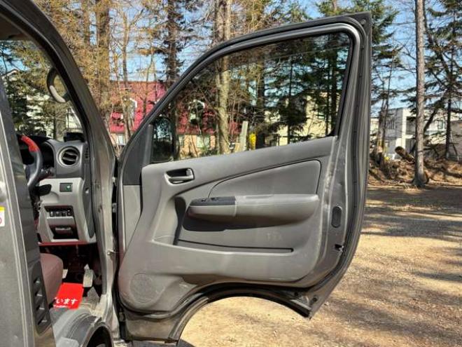 キャラバンNV350 2.5 クールバン DX ロングボディ ディーゼルターボ 4WD　エンジンスターター　革調シートカバー　ETC　社外ハンドル　社外テール　ベッドキット　パワステ　パワーウィンドウ　社外ナビ　社外アルミホイール　両側スライドドア 2500