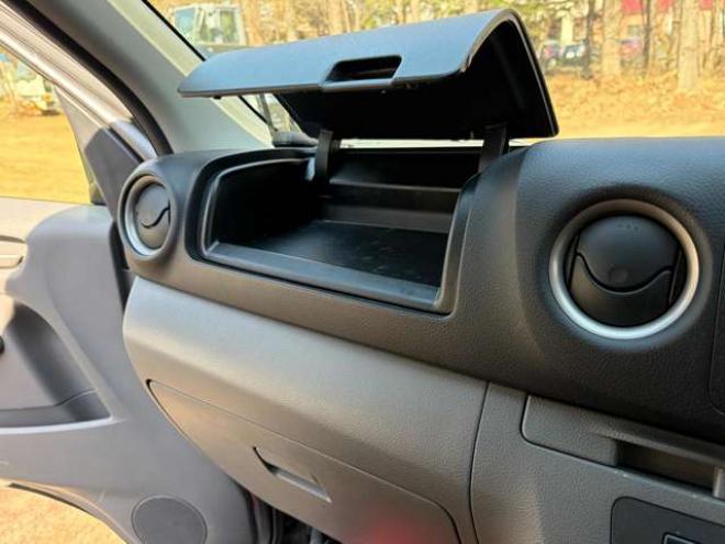 キャラバンNV350 2.5 クールバン DX ロングボディ ディーゼルターボ 4WD　エンジンスターター　革調シートカバー　ETC　社外ハンドル　社外テール　ベッドキット　パワステ　パワーウィンドウ　社外ナビ　社外アルミホイール　両側スライドドア 2500