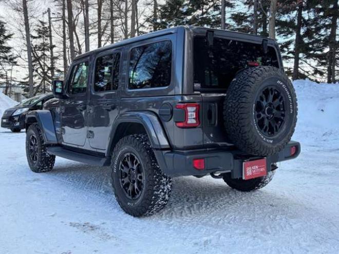 ラングラーアンリミテッド サハラ 3.6L 4WD　グラナイトグレー　エアコン　クルコン　パワステ　パワーウィンドウ　フロントカメラ　バックカメラ　キーレスエントリー　アルミホイール　ABS　横滑り防止装置　盗難防止装置　フルセグTV 正規輸入車 3600