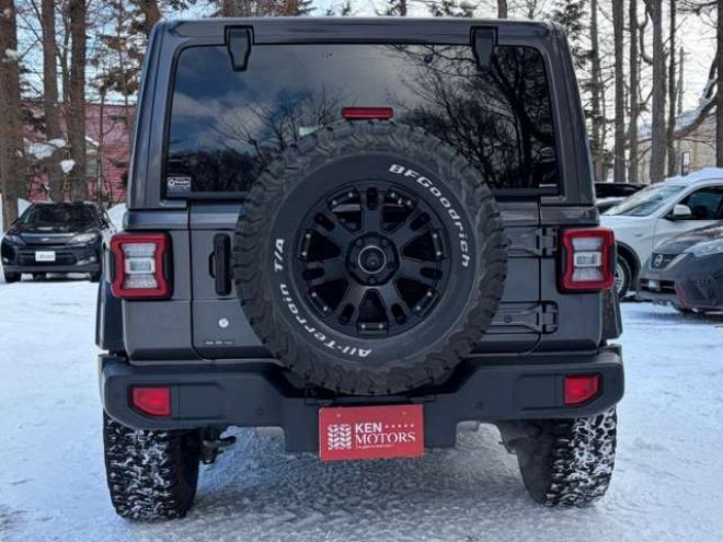 ラングラーアンリミテッド サハラ 3.6L 4WD　グラナイトグレー　エアコン　クルコン　パワステ　パワーウィンドウ　フロントカメラ　バックカメラ　キーレスエントリー　アルミホイール　ABS　横滑り防止装置　盗難防止装置　フルセグTV 正規輸入車 3600