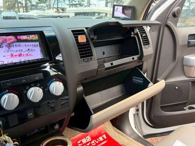 タンドラクルーマックス SR5 5.7 V8 4WD　 正規輸入車 5700