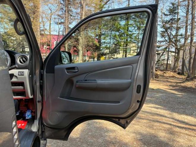 キャラバンNV350 2.5 DX スーパーロングボディ ハイルーフ ディーゼルターボ 4WD　運転席レカロシート　ETC　社外ハンドル　社外ナビ　バックカメラ　パワステ　パワーウィンドウ　ABS　キーレスエントリー　エアコン 2500