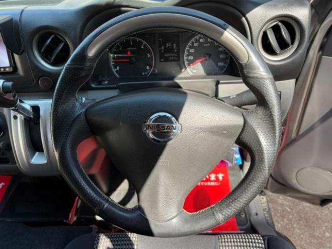 キャラバンNV350 2.5 DX スーパーロングボディ ハイルーフ ディーゼルターボ 4WD　運転席レカロシート　ETC　社外ハンドル　社外ナビ　バックカメラ　パワステ　パワーウィンドウ　ABS　キーレスエントリー　エアコン 2500