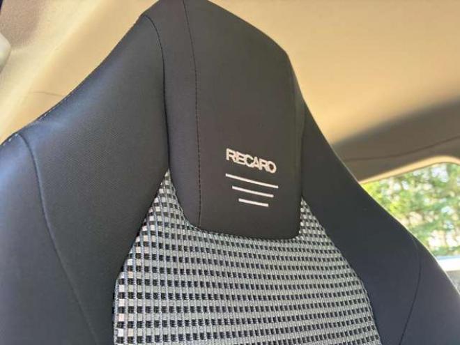 キャラバンNV350 2.5 DX スーパーロングボディ ハイルーフ ディーゼルターボ 4WD　運転席レカロシート　ETC　社外ハンドル　社外ナビ　バックカメラ　パワステ　パワーウィンドウ　ABS　キーレスエントリー　エアコン 2500