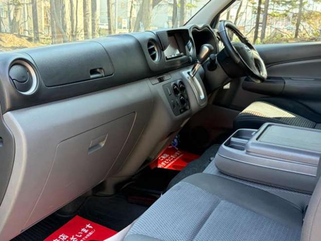 キャラバンNV350 2.5 DX スーパーロングボディ ハイルーフ ディーゼルターボ 4WD　運転席レカロシート　ETC　社外ハンドル　社外ナビ　バックカメラ　パワステ　パワーウィンドウ　ABS　キーレスエントリー　エアコン 2500