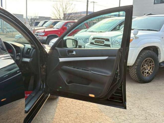 スカイライン2.5 250GT FOUR 4WD　ドライブレコーダー　ETC　パワステ　パワーウィンドウ　ナビ　電動シート　寒冷地仕様　アルミホイール　エアコン　盗難防止装置　キーレスエントリー　ABS　横滑り防止装置 2500