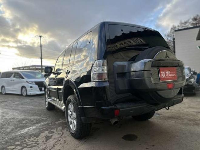 パジェロ3.2 ロング GR ディーゼルターボ 4WD　リフトアップ(ジャオス)　パワステ　パワーウィンドウ　社外ナビ　バックカメラ　純正アルミホイール　ETC　シートヒーター　3列シート　横滑り防止装置　盗難防止装置　ABS　キーレスエントリー 3200