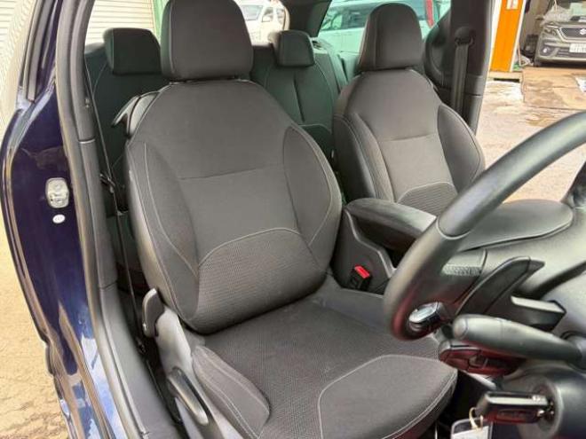 シトロエンDS3 シック　ETC　エアコン・クーラー　パワステ　パワーウィンドウ　キーレス　ABS 運転席エアバッグ　助手席エアバッグ　サイドエアバッグ　横滑り防止装置　社外ナビ　MTモード付 正規輸入車 2WD 1200