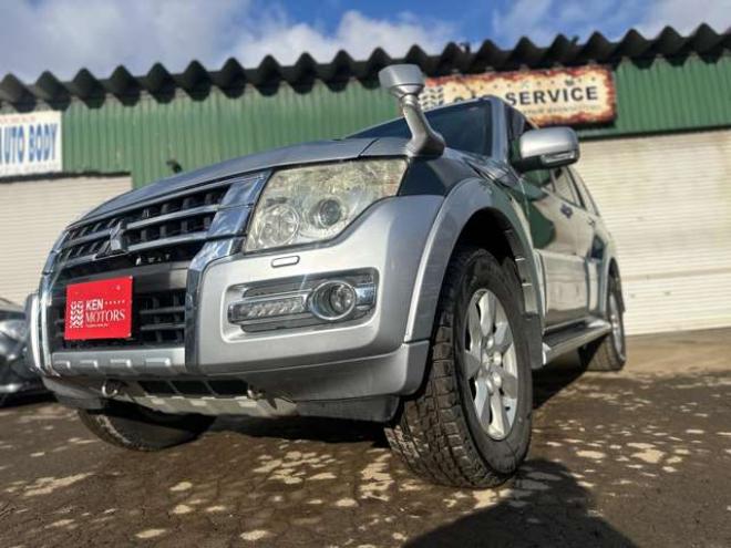 パジェロ3.2 ロング エクシード ディーゼルターボ 4WD　クルーズコントロール　パワステ　パワーウィンドウ　ABS　純正ナビ　バックカメラ　横滑り防止装置　盗難防止装置　純正アルミホイール 3200