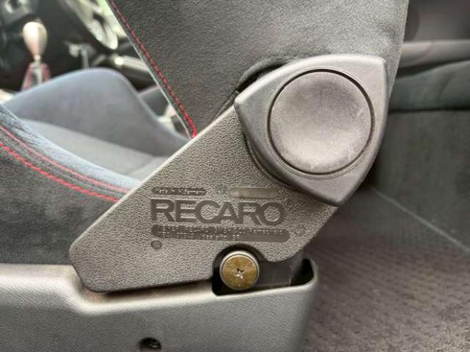 インテグラタイプR 　2.0　ワンオーナー　レカロシート　パワステ　パワーウィンドウ　純正アルミホイール　ABS　キーレスエントリー　横滑り防止装置　エアコン　盗難防止装置 2WD 2000