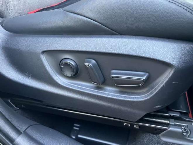 カローラクロス1.8 ハイブリッド Z E-Four 4WD　モデリスタエアロ　電動シート　電動リアゲート　バックカメラ　ETC　フルセグTV　パワステ　パワーウィンドウ　ABS　クルーズコントロール　アルミホイール　盗難防止装置　横滑り防止装置　ルーフレール 1800