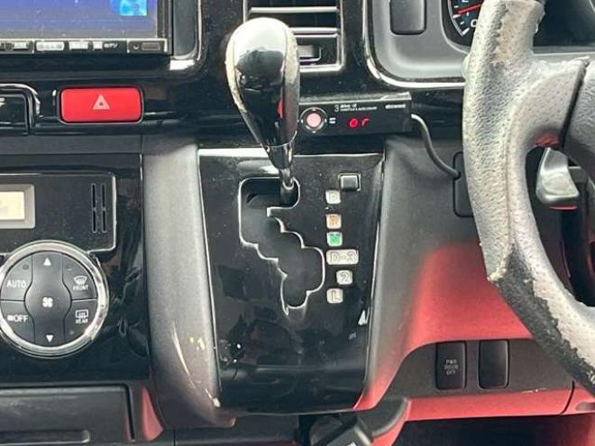 ハイエース2.7 GL ロング ミドルルーフ 4WD　10人乗り　パワステ　パワーウィンドウ　エアコン　社外ナビ　後席モニター　キーレスエントリー　片側スライドドア　盗難防止装置　フロントモデリスタ 2700