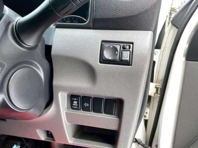 キャラバンNV350 2.5 プレミアムGX ロングボディ ディーゼルターボ 4WD　ベッドキット　スマートキー　キーレスエントリー　パワステ　パワーウィンドウ　ABS　ETC　エアコン　盗難防止装置　両側スライドドア 2500
